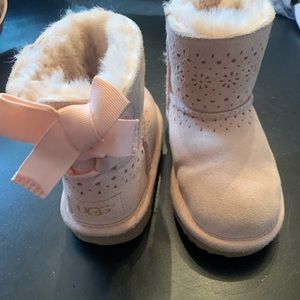 C9 UGG pink cut it and bow boots